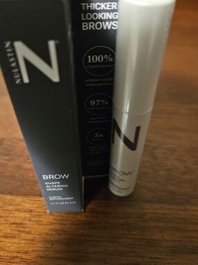 Nulastin Brow Shape Altering Serum - Silver/White